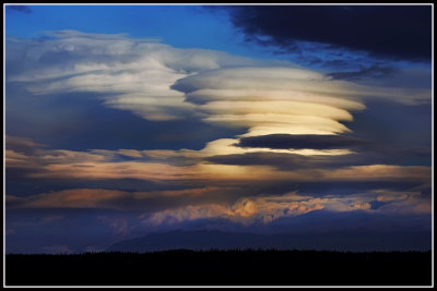 Lenticular Clouds 