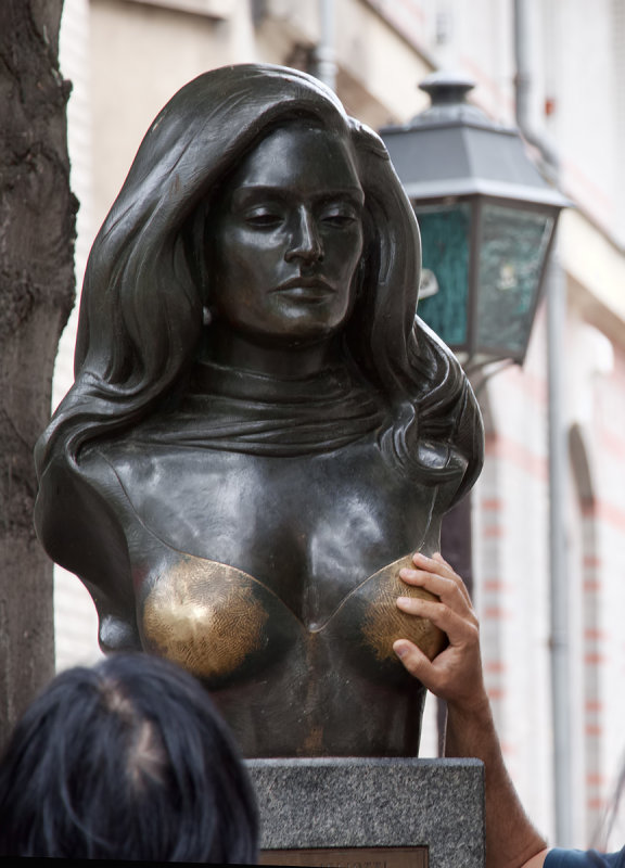 Bust of Dalida at Montmartre