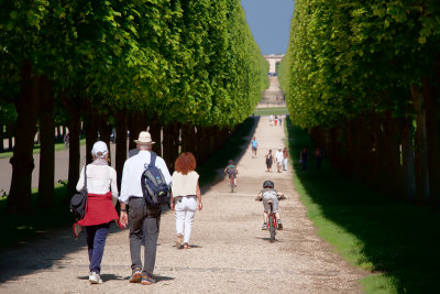 Walking to the Palace of Versailles