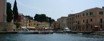 P1010333_cr.jpg
