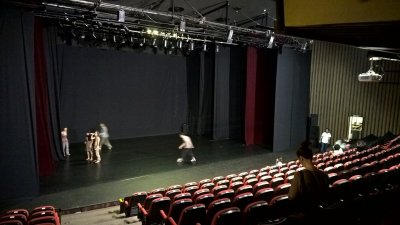 la salle pour le spectacle du festival de danse