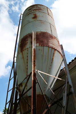 IMG_0041 Feed bin