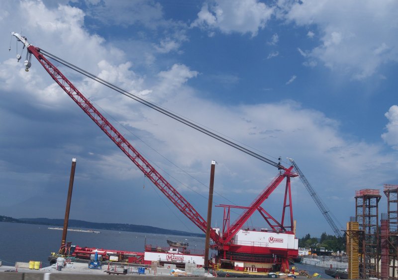 barge crane