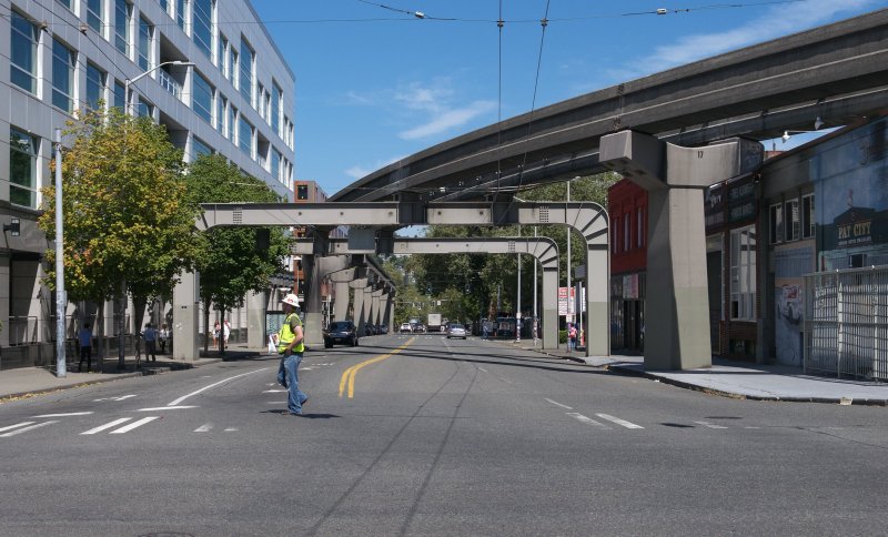 monorail piers