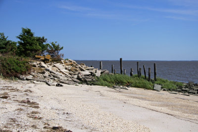 Ruins at the Delaware Bay