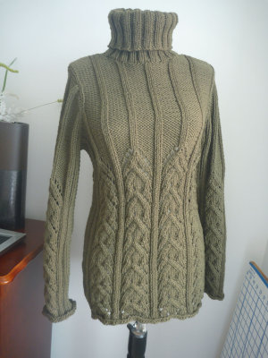 #218 Olive wool sweater