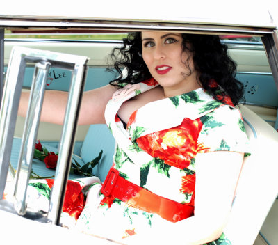 White HOTTTT....That's Jessica Maria From Indy Looking Good Behind The Wheel
