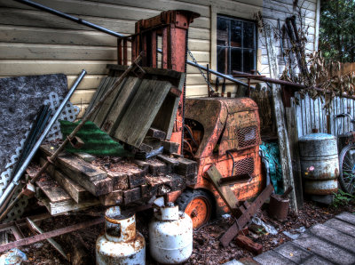 This Old Fork Lift Is So Cool...Wonder How Long It's Been Sitting Unused