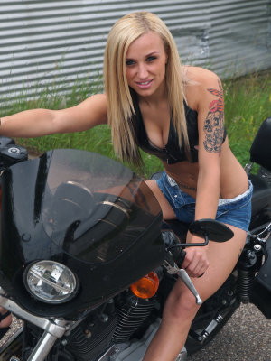I'm Sure You'll All Remember Bea From When She Helped Eve Fix The XKE