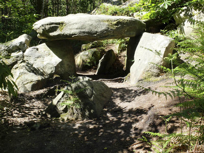 Dolmen_9038r.jpg