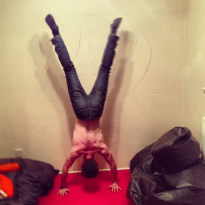IMG_3637.jpg Ryan handstand