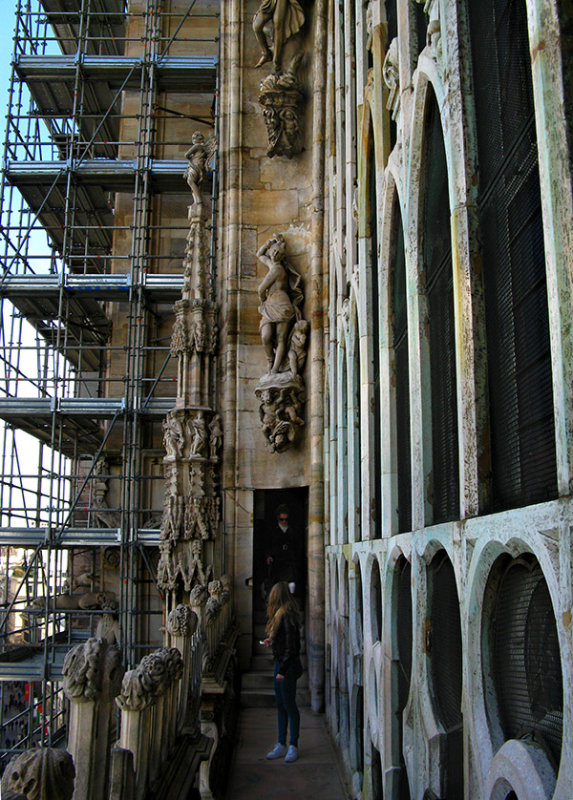 Scaffolding, a sign of never ending restoration .. 3693