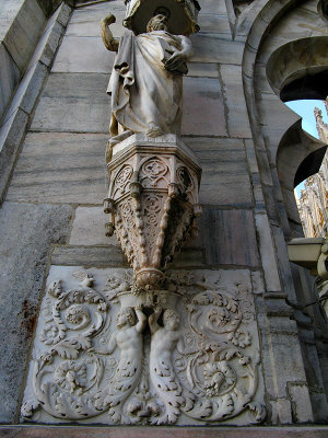 Statue adorning a buttress ..  3683