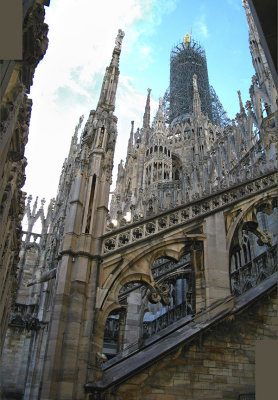 Buttresses and spires .. 3695_6