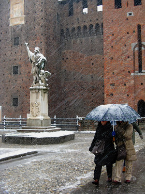 Castello Sforzesco, inner courtyard .. 4324