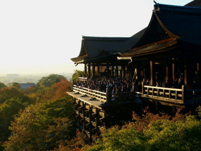 the crowd watching sunset over Kyoto from Kiyomizu