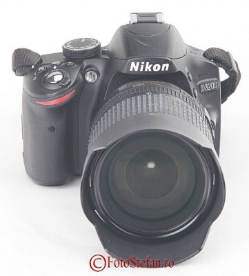 nikon_d3200_frontal.jpg