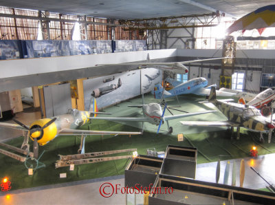 Muzeul-Aviatie-Bucuresti-hangar-principal.jpg