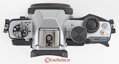 Olympus-OM-D-E-M10-Body-Cap-Lens-9mm-fisheye-3.JPG