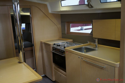 SNIB-Beneteau-Oceanis38-17.JPG