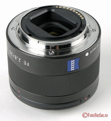 Sony-FE-35mm-F2-8-ZA-2.JPG
