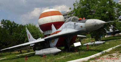 muzeul-aviatiei-bucuresti-MIG29-Sniper-2.JPG