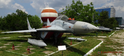 muzeul-aviatiei-bucuresti-MIG29-Sniper-3.JPG