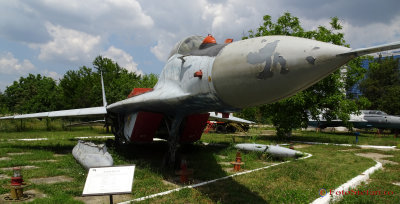 muzeul-aviatiei-bucuresti-MIG29-Sniper-4.JPG