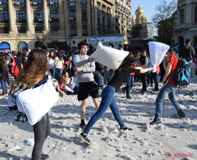 Pillow-Fight-Day-bataie-perne-Bucuresti-28.JPG