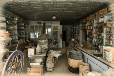Vintage store 7105.jpg