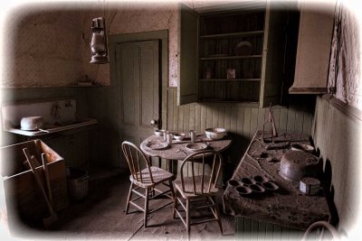 Vintage Kitchen 7085.jpg