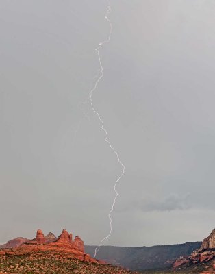 lightning 8540.jpg