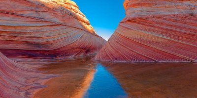 The Wave 7208.jpg