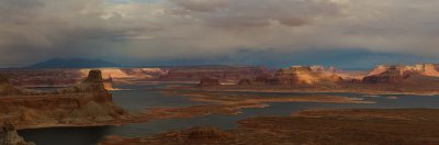 Lake Powell Pano 8496.jpg