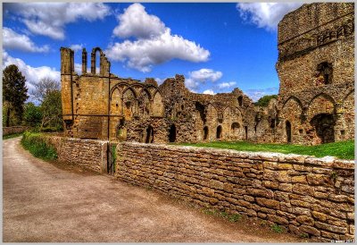 Easby Abbey & Walkway