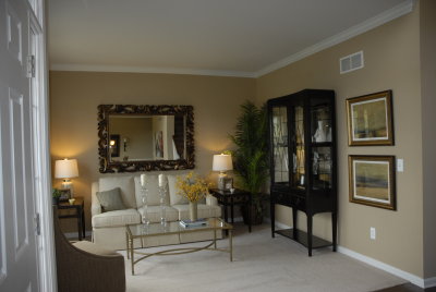 2 Foyer to Living Room