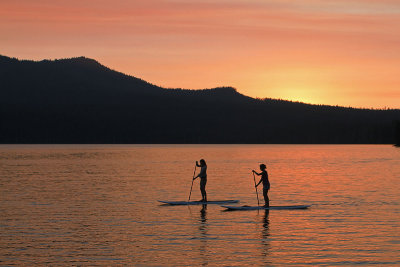 IMG_2462 Diamond Lake sunset paddle boarders.jpg