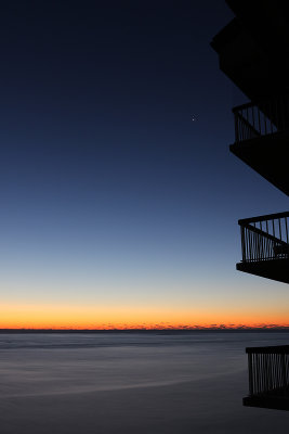 EE5A5229 Venus over condo at dawn 15 secs.jpg