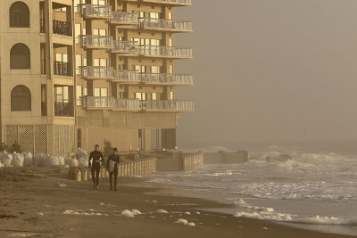EE5A7785 Surfers.jpg