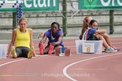 012 - 200 m Manon Depuydt (left) - Fanny Appes (center)