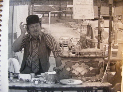 Jerry with his hot-dog stand, Victor CO 1980.JPG