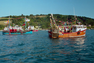 Crabbers Race - Sally Pamela & Superb Us.jpg