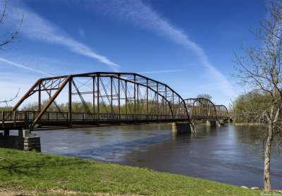 Sutliff  Bridge across the Cedar River