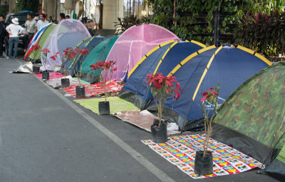 urban camping ..protest campsite on Ploenchit Rd