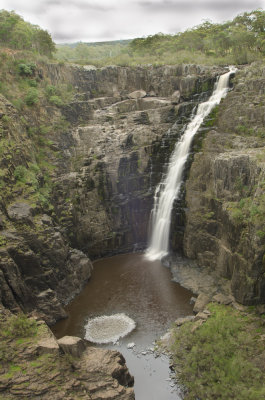 Apsley-waterfall-1.jpg