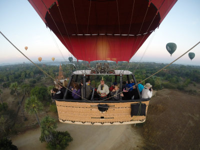 Bagan balloon-1.jpg