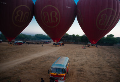 Bagan balloon-7.jpg