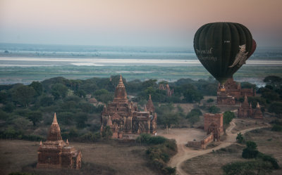 Bagan balloon-13.jpg
