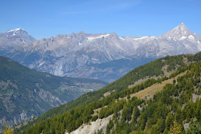 Clear sky across the Rhone Valley