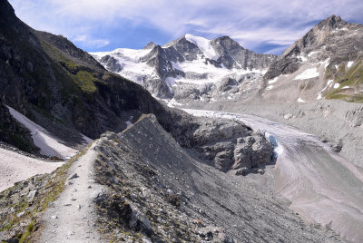 Trail to Cabane de Moiry